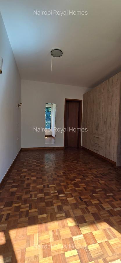 5 Bed Townhouse with En Suite at Lavington Green - 14