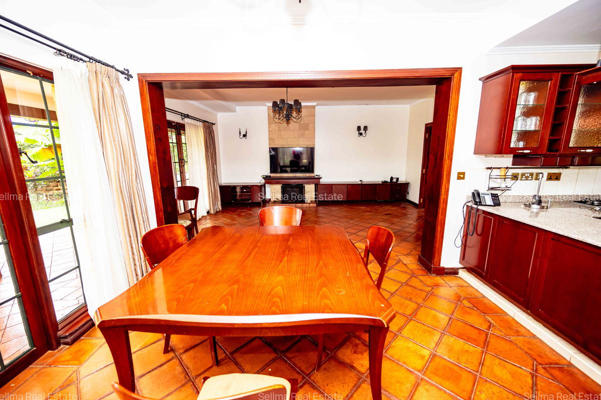 4 Bed House with En Suite at Windsor - 3