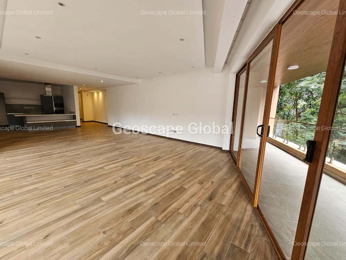 3 Bed Apartment with En Suite in Spring Valley - 1