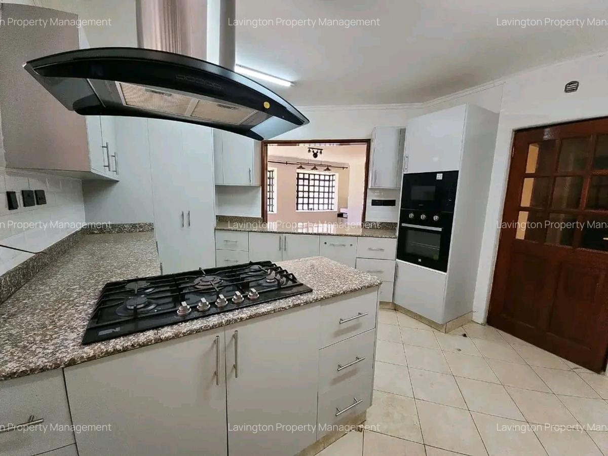 4 Bed House with En Suite at Lavington Green - 3