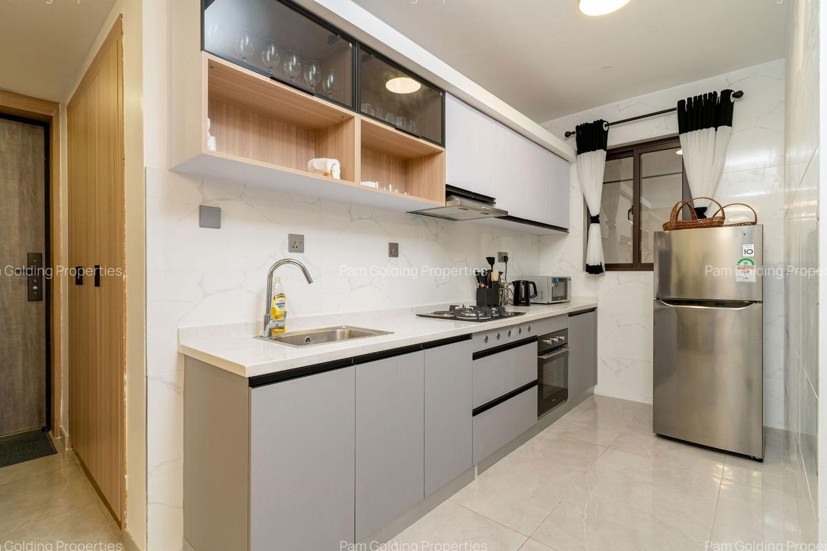 1 Bed Apartment with En Suite in Riverside - 6