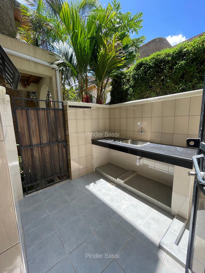 5 Bed Townhouse with En Suite in Lavington - 17
