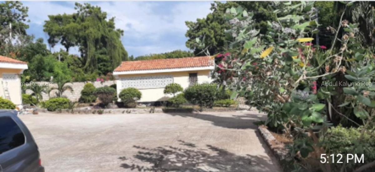 4 Bed House with En Suite at Nyali - 4