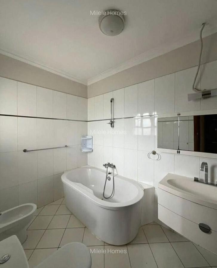 4 Bed Villa with En Suite at Mimosa - 10