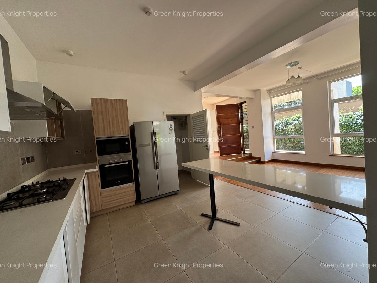 4 Bed Townhouse with En Suite in Lavington - 2