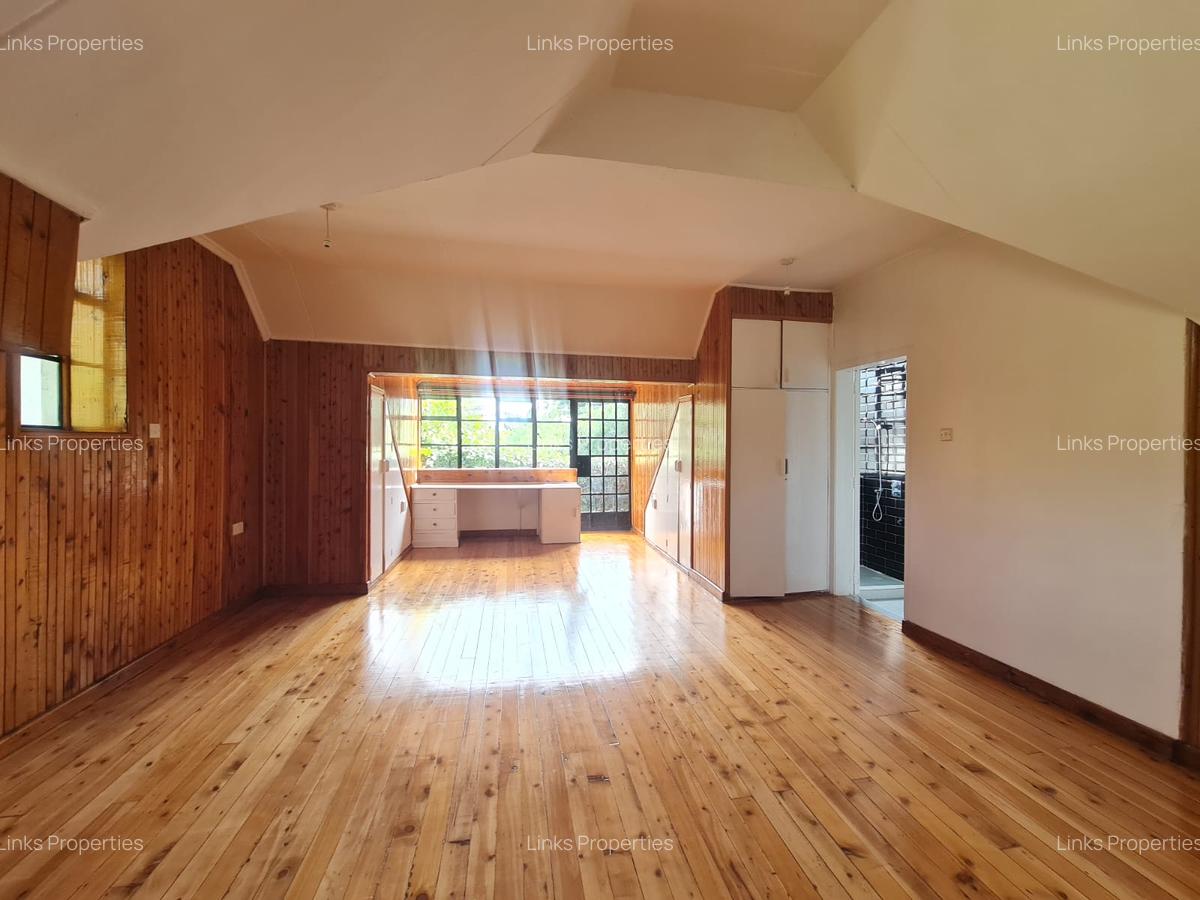 3 Bed House with En Suite at Karen - 2