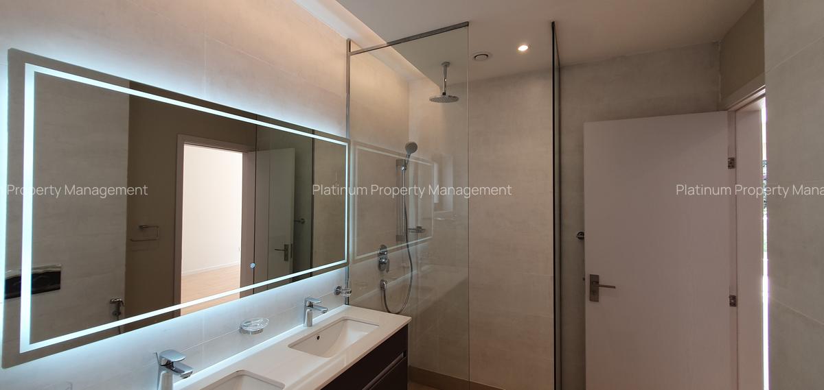 5 Bed Townhouse with En Suite in Kyuna - 14