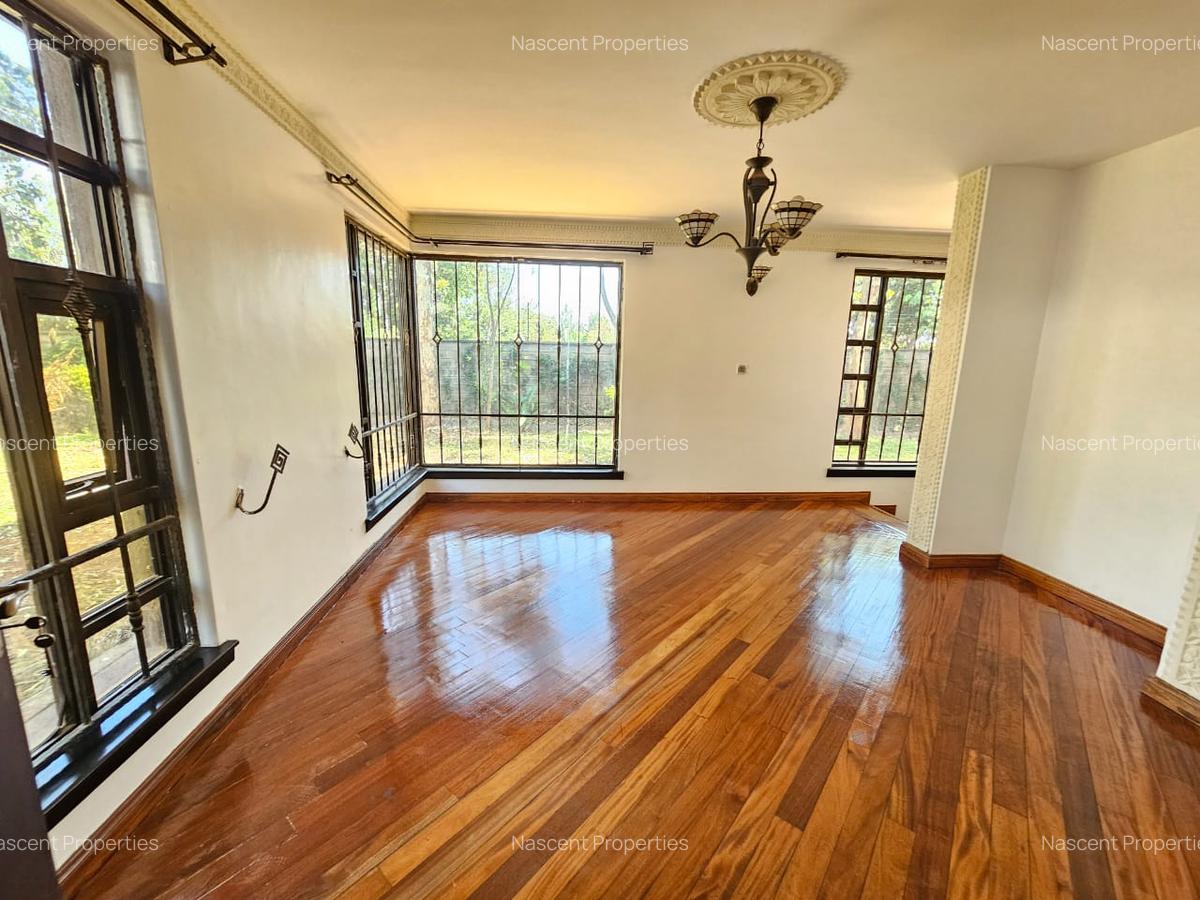 5 Bed House with En Suite in Runda - 12