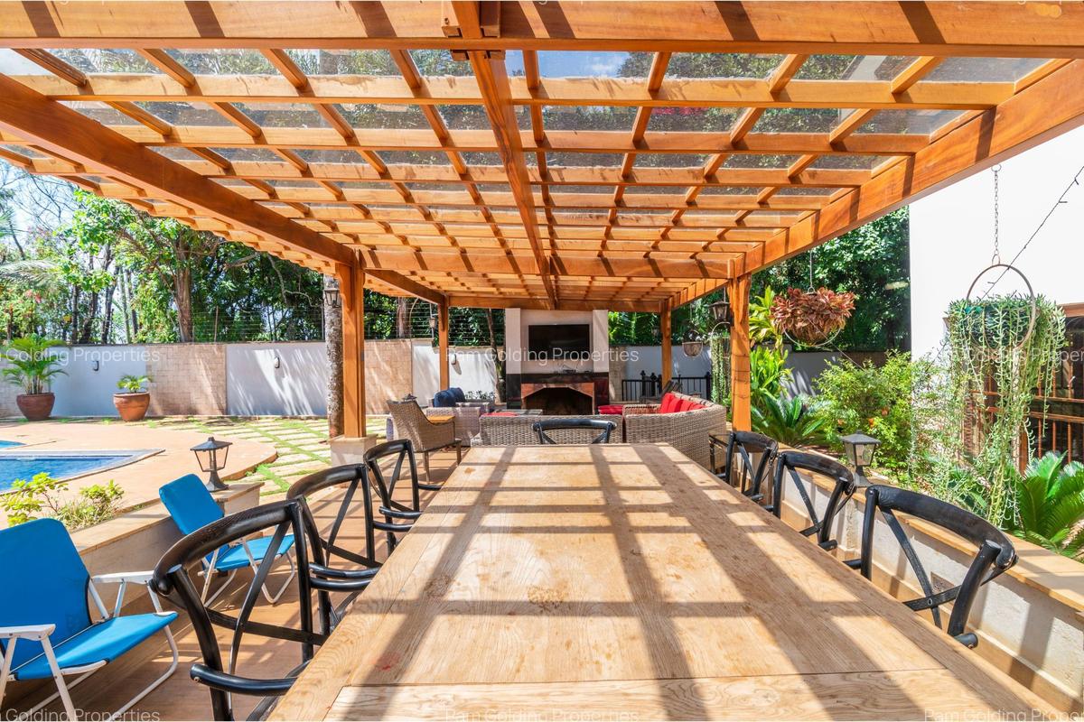 7 Bed House with En Suite in Kyuna - 20