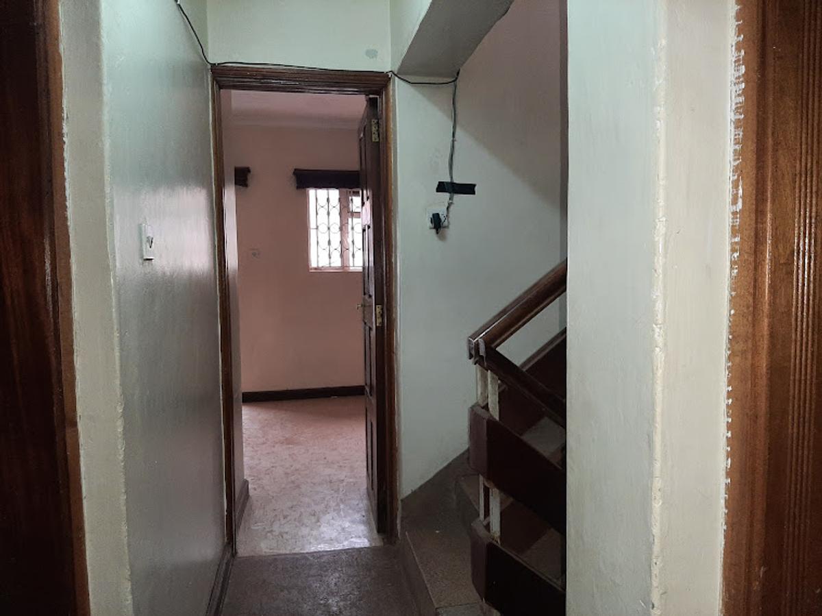 6 Bed House with En Suite at Kibera Station Road - 6