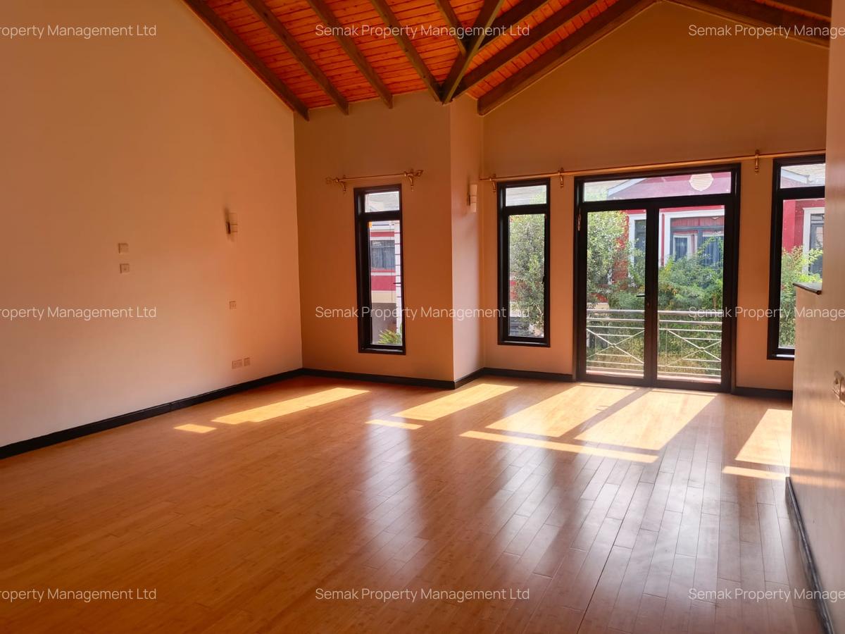 5 Bed Townhouse with En Suite in Lavington - 7