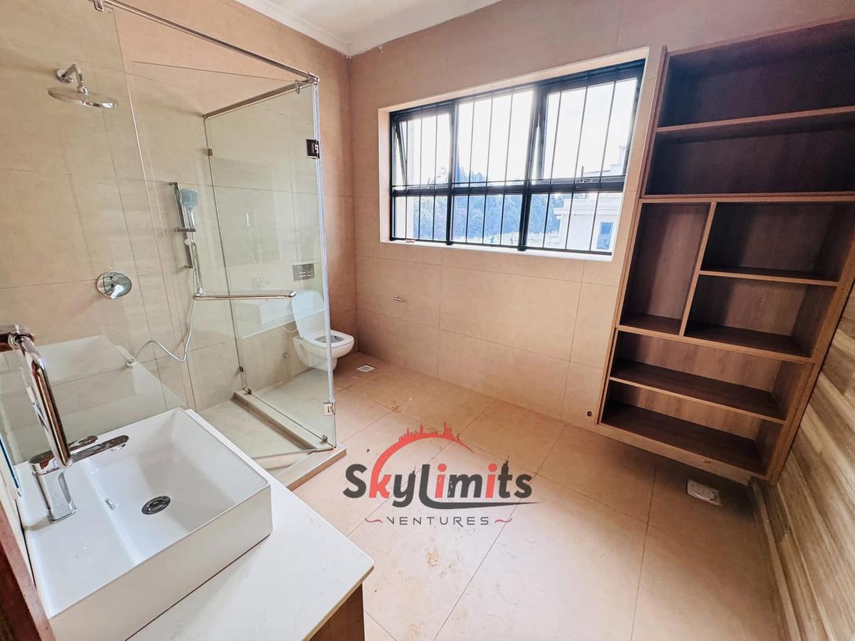 5 Bed Villa with En Suite at Loresho - 16