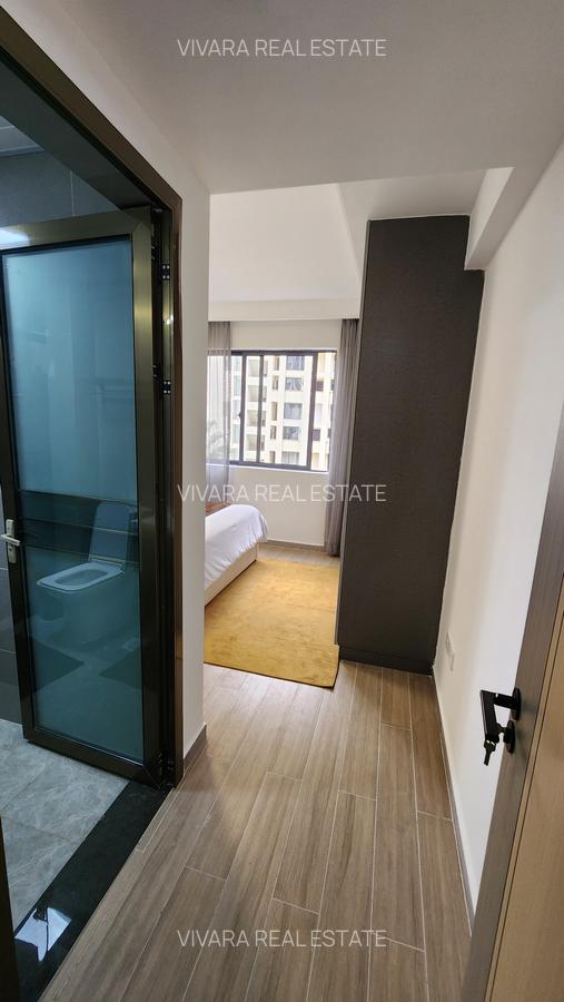Serviced 2 Bed Apartment with En Suite at River - 11