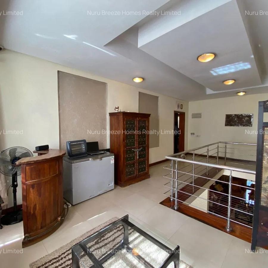 4 Bed Townhouse with En Suite in Westlands Area - 16