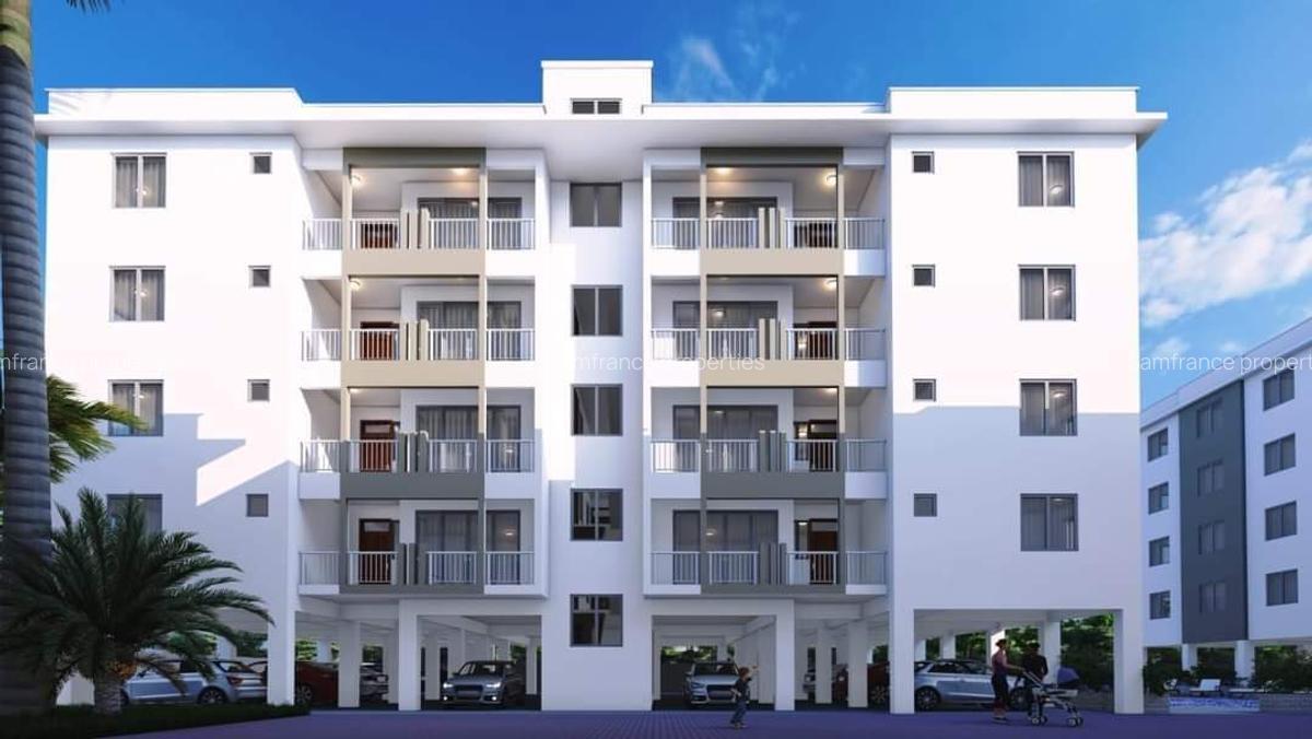 Serviced 3 Bed Apartment with En Suite at Links Road - 8