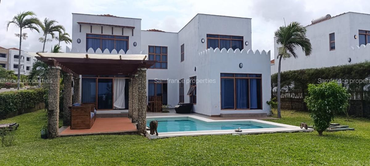 4 Bed Villa with En Suite at Sultan - 4