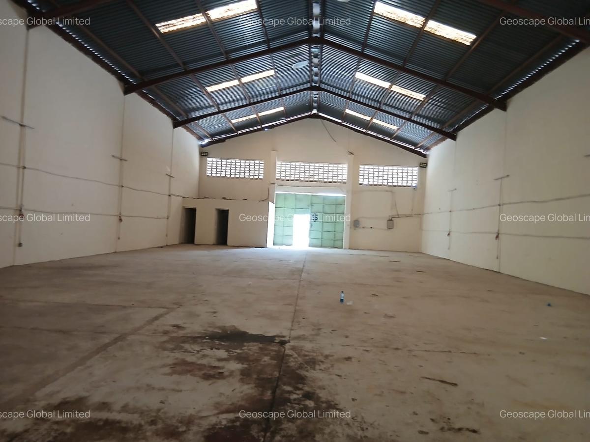6,000 ft² Warehouse with Backup Generator in Industrial Area - 1