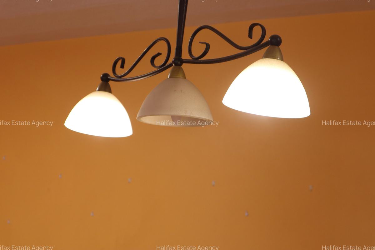 5 Bed Villa with En Suite in Brookside - 13