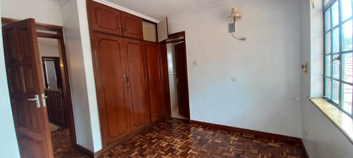 4 Bed Townhouse with En Suite at Lavington Green - 9