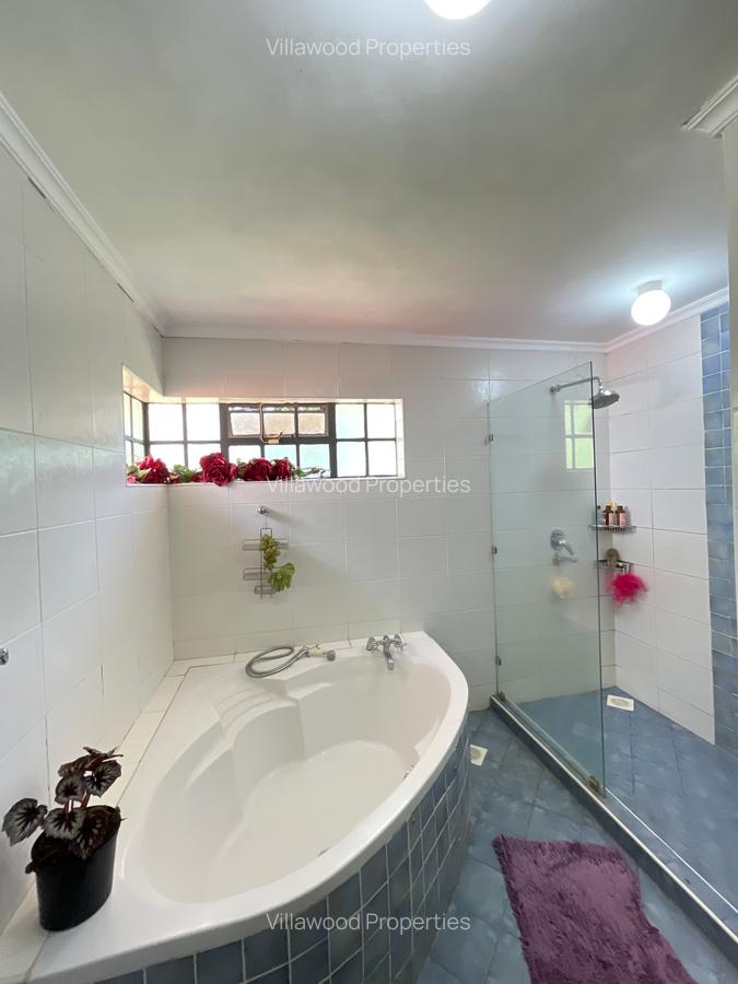 4 Bed House with En Suite in Spring Valley - 5