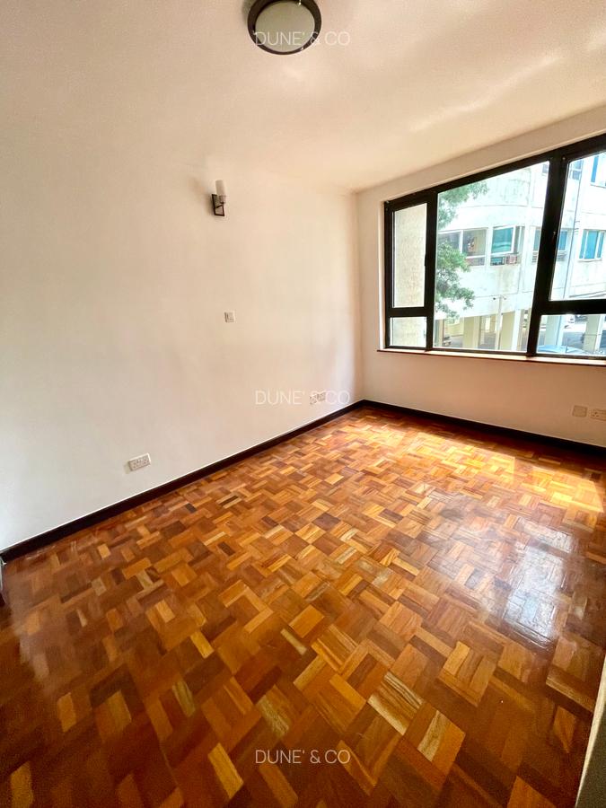 3 Bed Apartment with En Suite in Riverside - 15