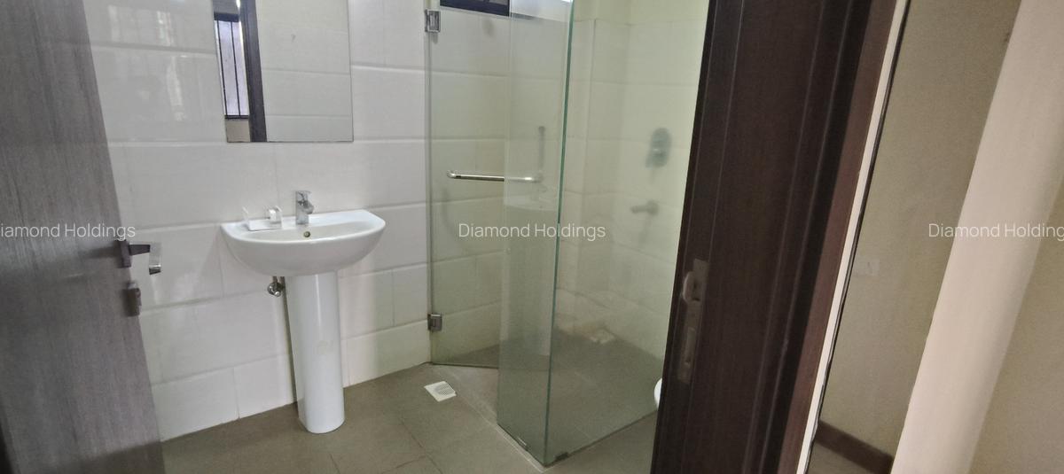 1 Bed Apartment with En Suite at Parklands - 9