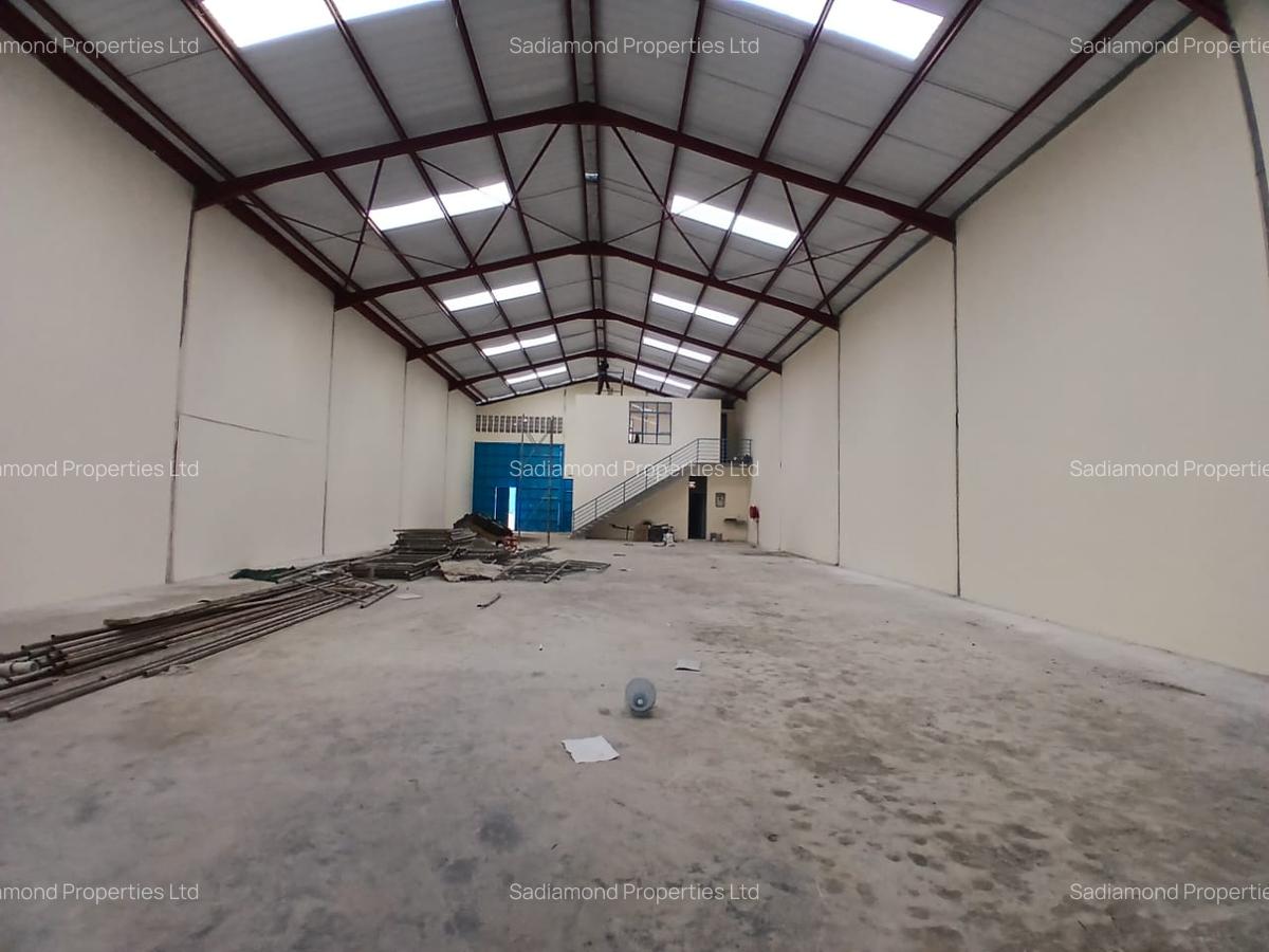 6,000 ft² Warehouse with Parking at Sabaki - 7