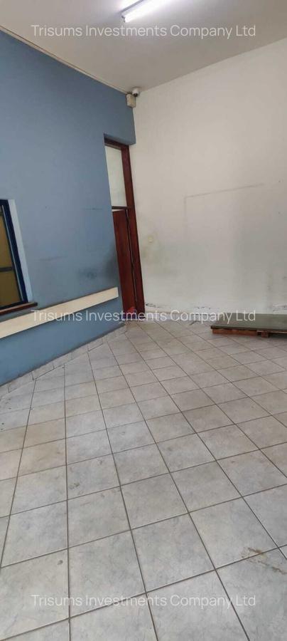 30,000 ft² Warehouse with Service Charge Included in Industrial Area - 9