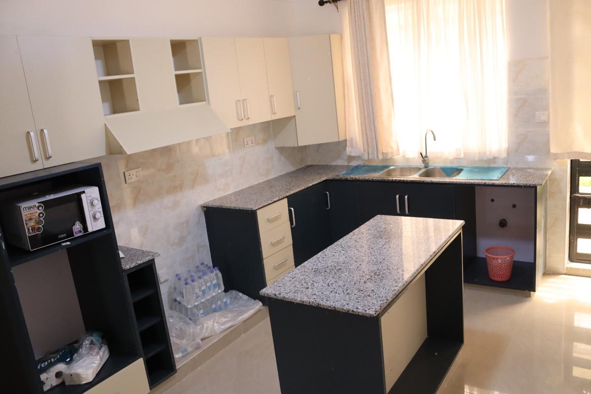 4 Bed Villa with En Suite at Namanga Road - 5