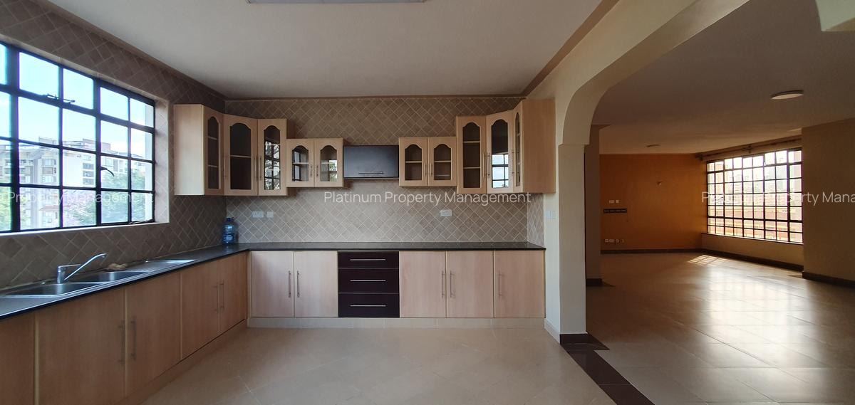 4 Bed Apartment with En Suite at 2Nd Parklands Avenue - 3