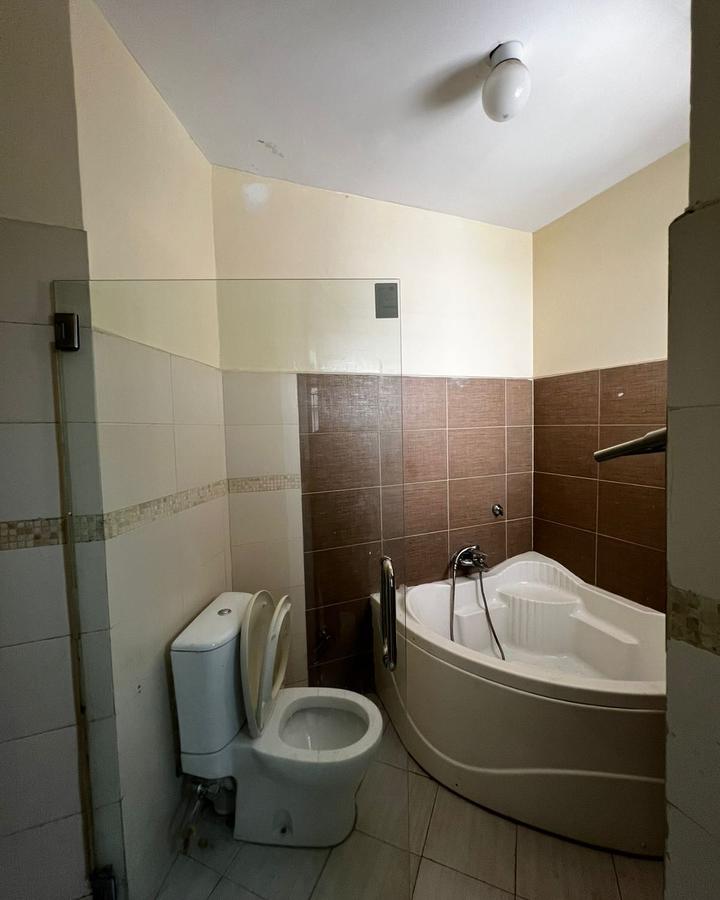 3 Bed Apartment with En Suite in Lavington - 17