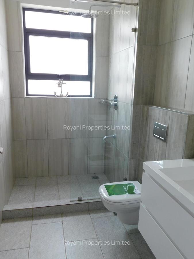 4 Bed Townhouse with En Suite at Five Star Paradise - 18