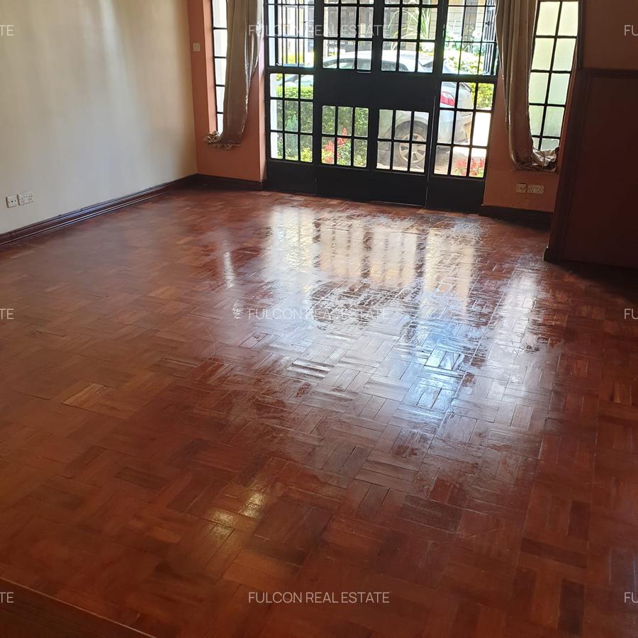 4 Bed Villa with En Suite in Lavington - 9