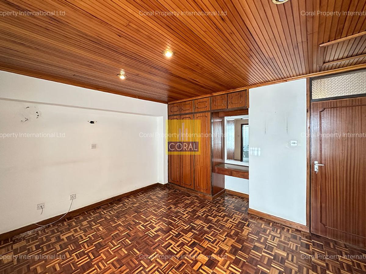 4 Bed Townhouse in Brookside - 7