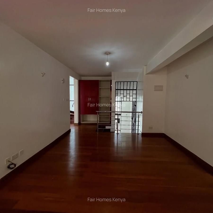 5 Bed Townhouse with En Suite at Lavington Green - 4