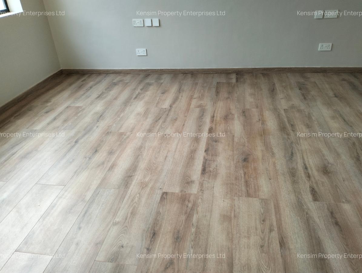 5 Bed Townhouse with En Suite in Lavington - 16