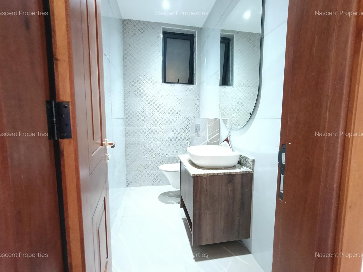 3 Bed Apartment with En Suite in Riverside - 8