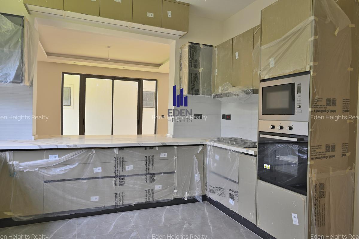 6 Bed Townhouse with En Suite in Lavington - 5
