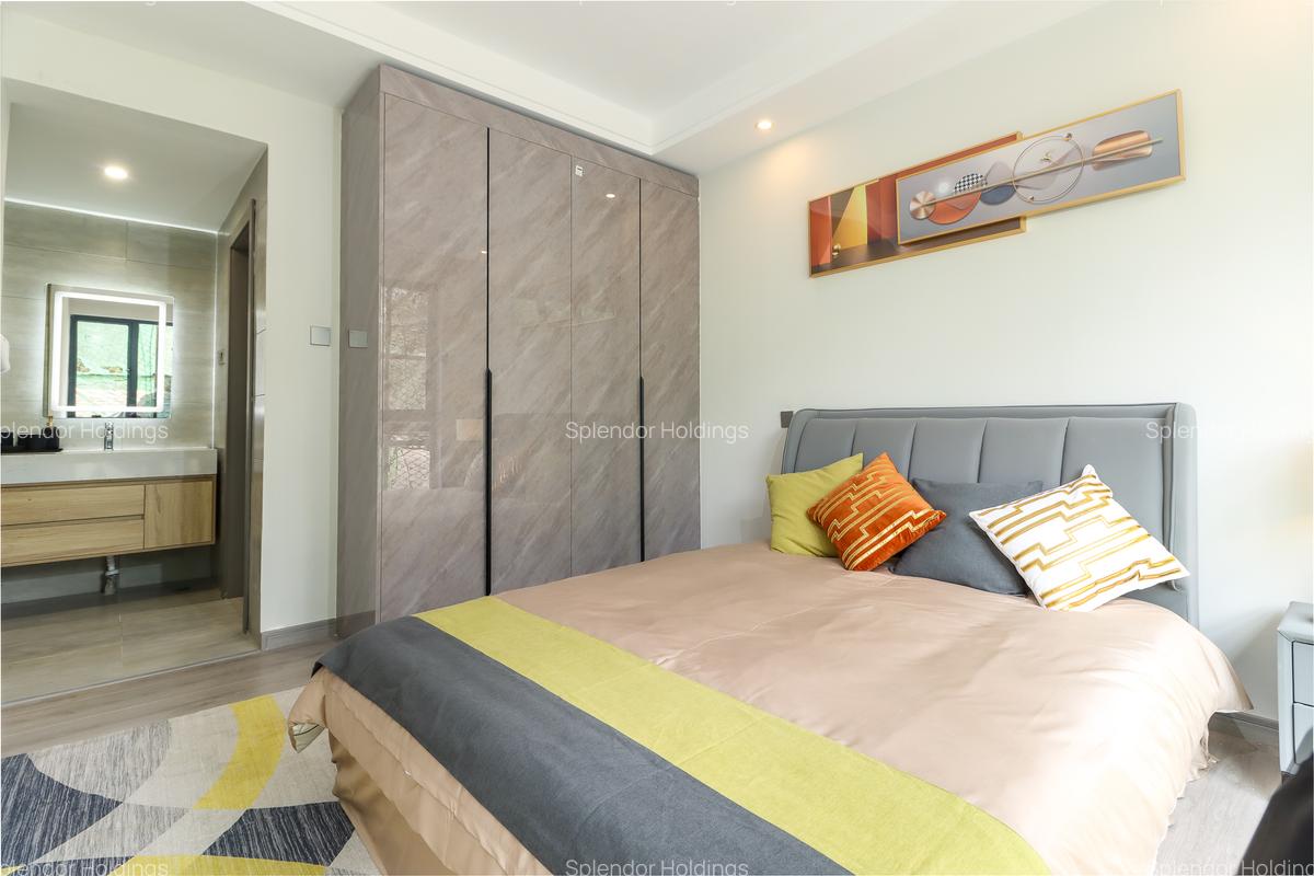 3 Bed Apartment with En Suite in Riverside - 11