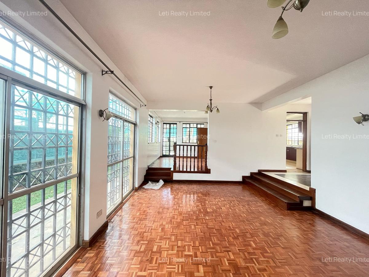 4 Bed Townhouse with En Suite in Lavington - 10