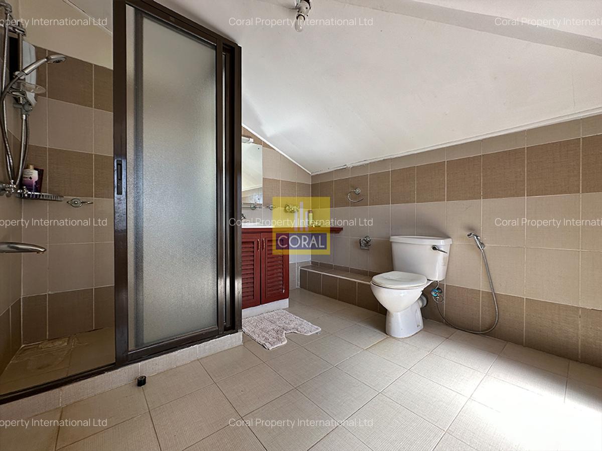 4 Bed Apartment in Rhapta Road - 16