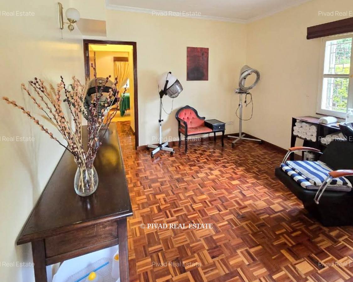 4 Bed House with En Suite in Runda - 4