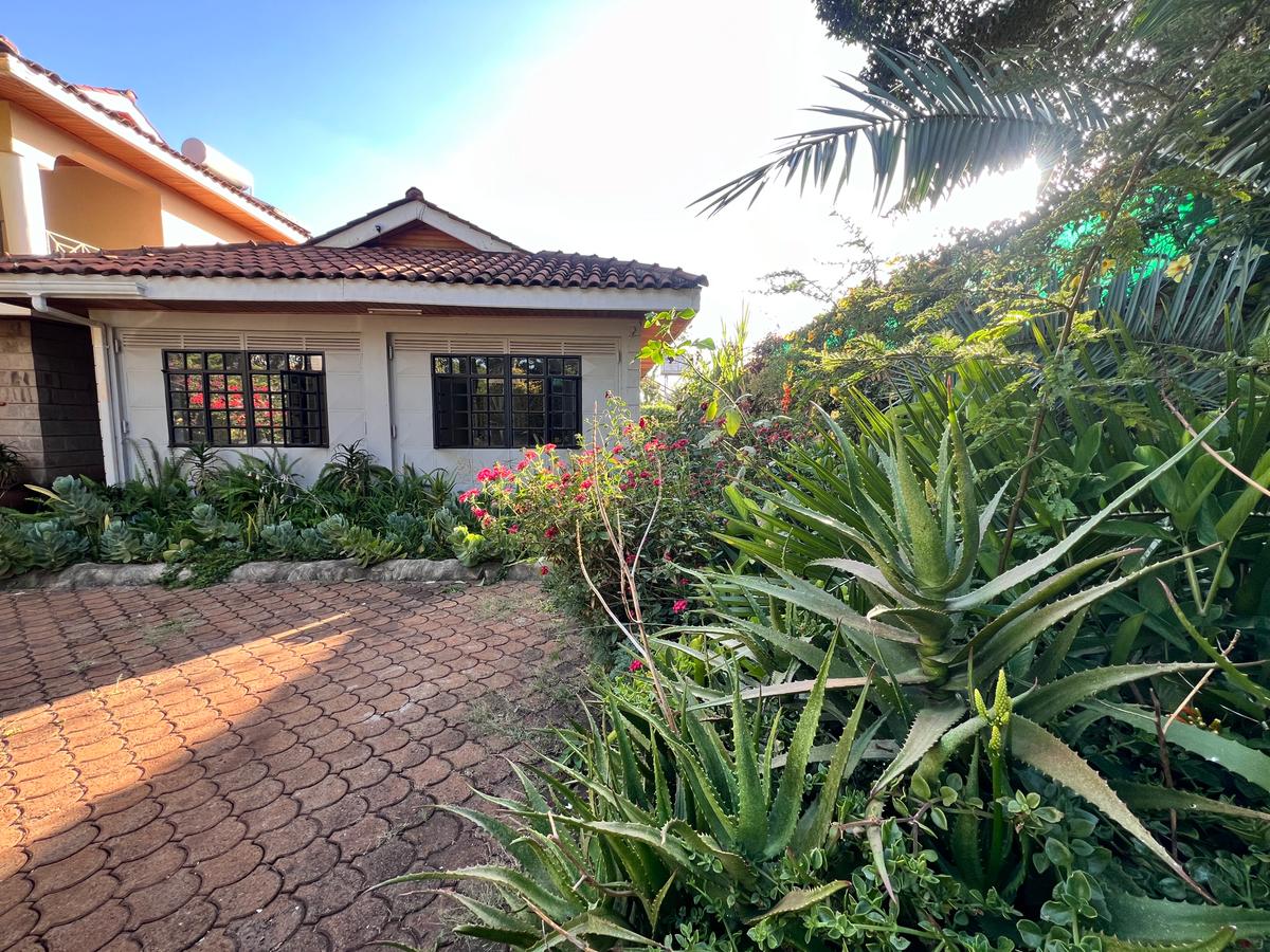 3 bed house with garden in runda