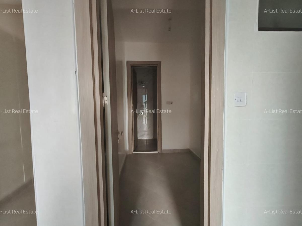 4 Bed Apartment with En Suite at Parklands - 15