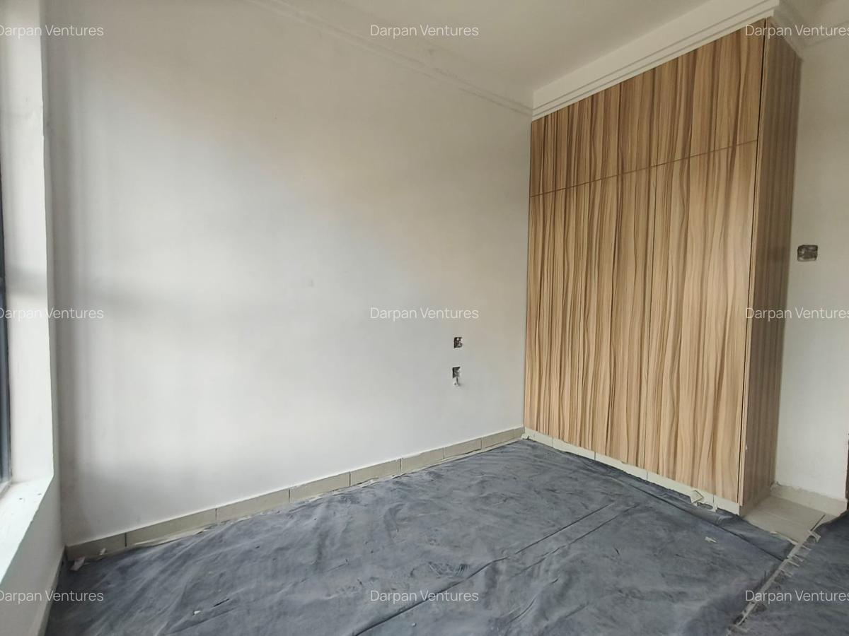 1 Bed Apartment with En Suite in Garden Estate - 3