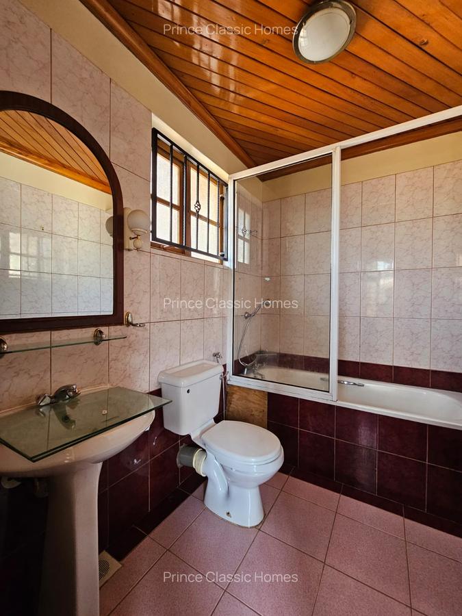 5 Bed Townhouse with En Suite in Lavington - 7