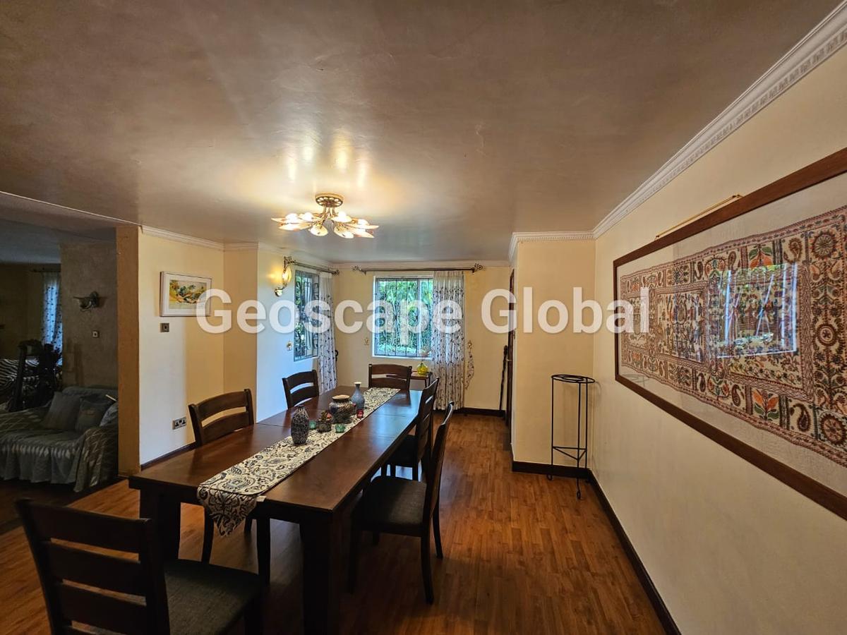 5 Bed House with En Suite in Spring Valley - 12