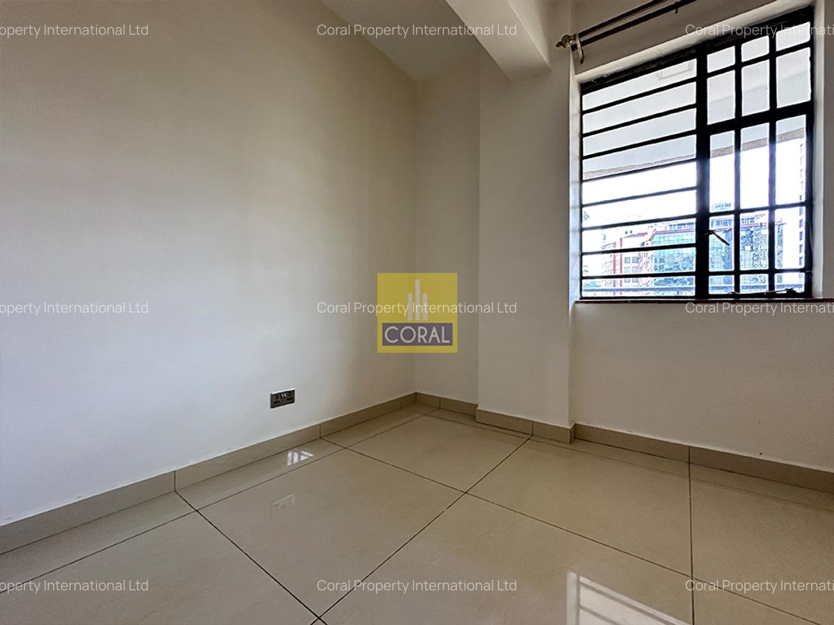 4 Bed Apartment in Parklands - 14