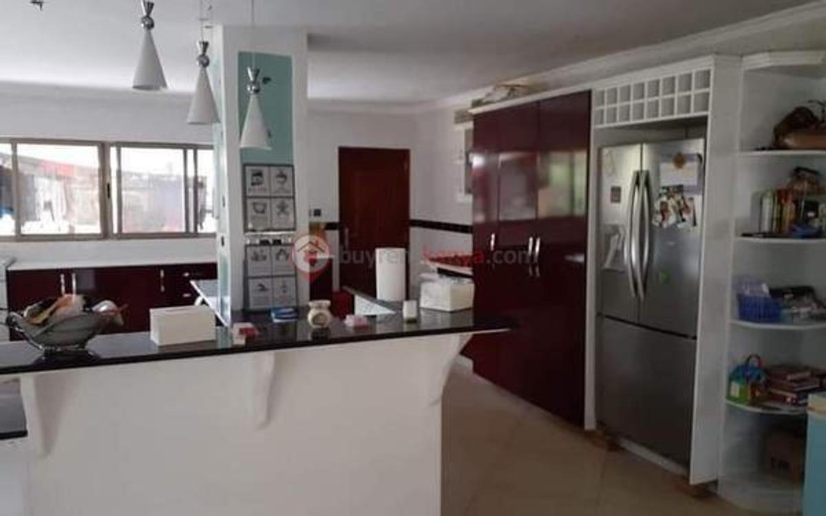 4 Bed Townhouse with En Suite at Karen - 7