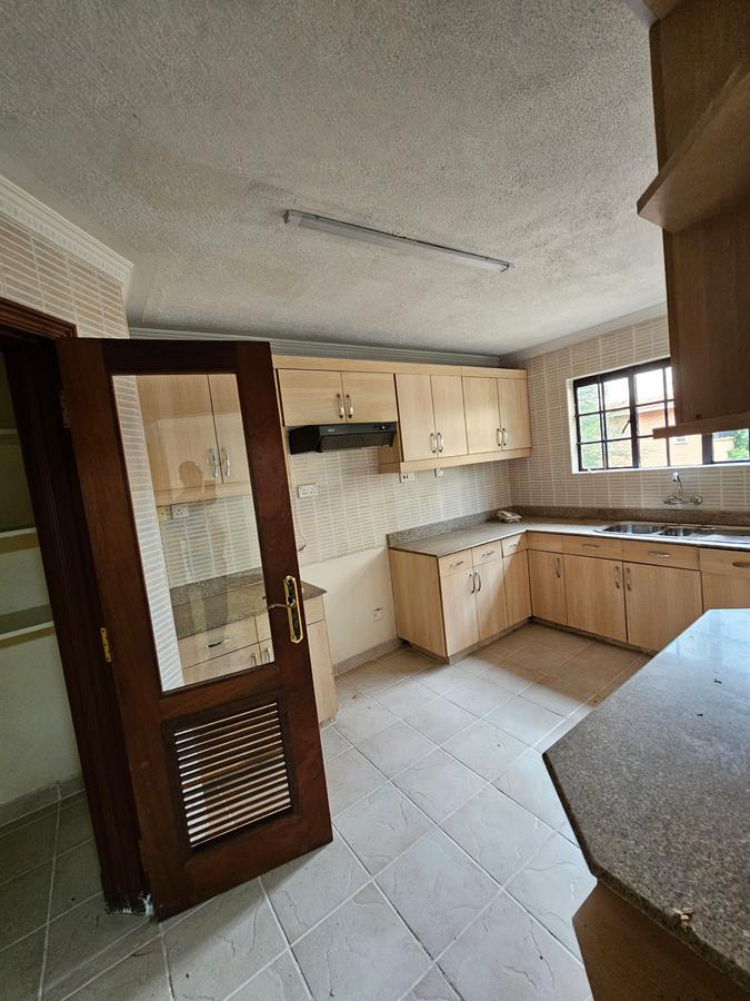 3 Bed Apartment with En Suite at Kilimani - 18